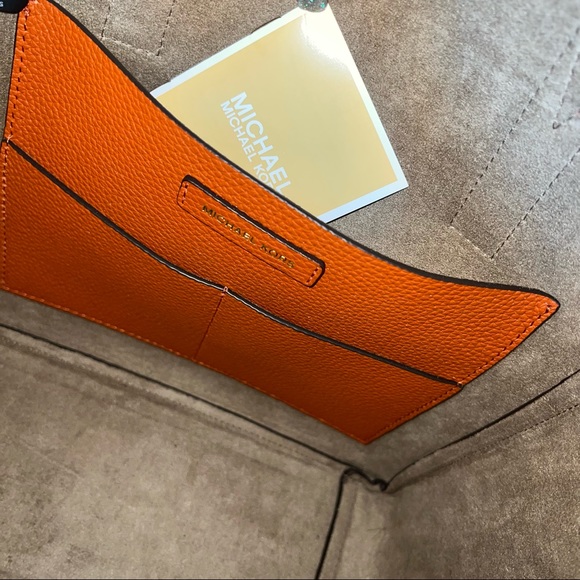 Michael Kors Junie MD Tote Burnt Orange - Picture 5 of 7